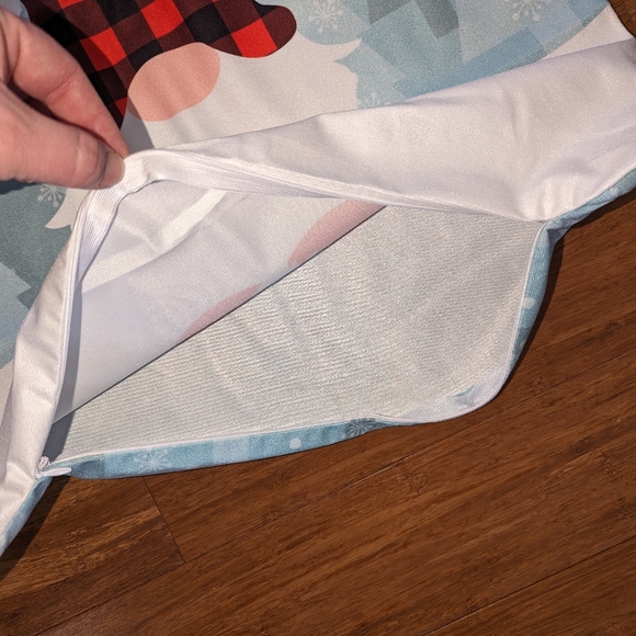 4 gnome pillow cases. Brand new. Family. Winter. - Picture 5 of 5